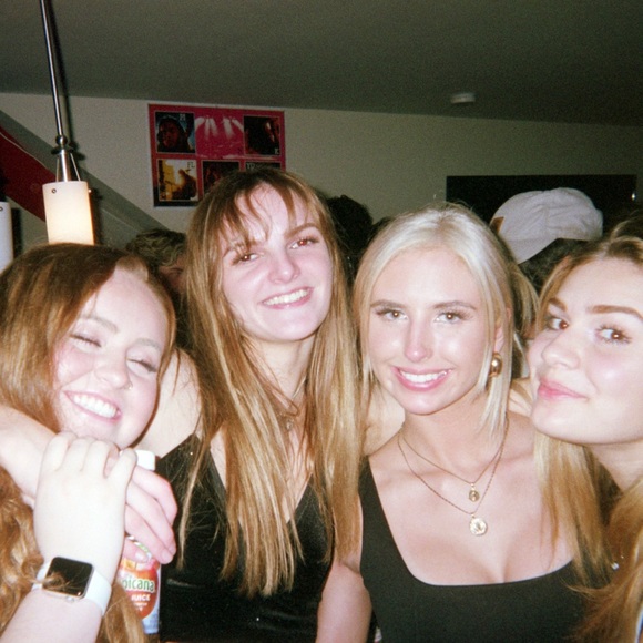 Meet the Posher - Picture 4 of 4